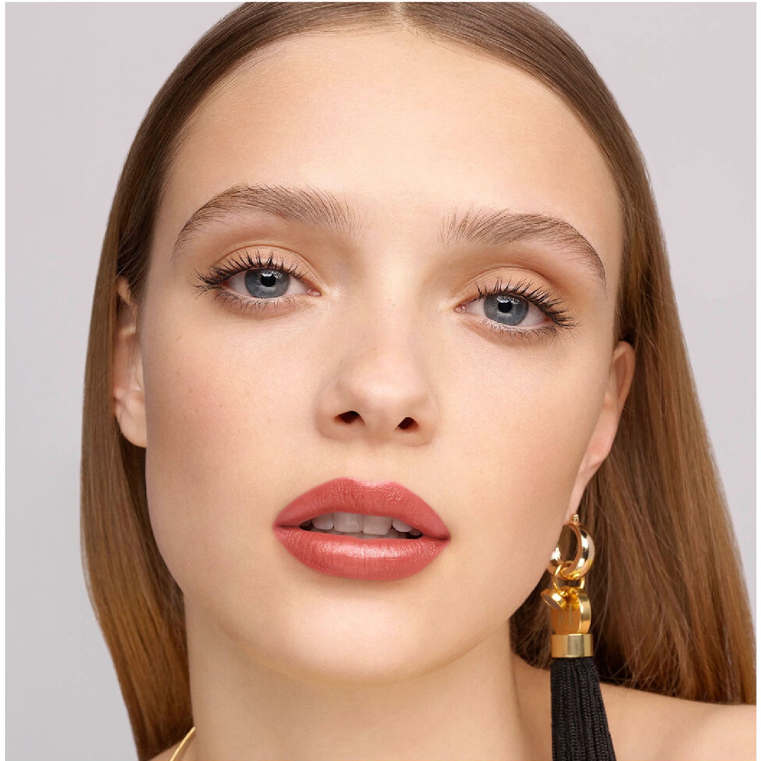 FABULOUS KISS SHEER LIPSTICK (LABIAL EFECTO BRILLANTE)